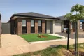Property photo of 19 Bridport Circuit Tarneit VIC 3029