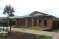 Property photo of 324 Waterview Boulevard Craigieburn VIC 3064