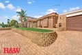 Property photo of 21 Donalbain Circuit Rosemeadow NSW 2560