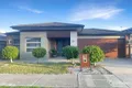 Property photo of 18 Macreadie Drive Berwick VIC 3806