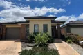 Property photo of 47 Eynesbury View Wollert VIC 3750