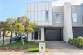 Property photo of 50 Cascade Terrace Craigieburn VIC 3064