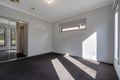 Property photo of 5 Thorngrove Avenue Craigieburn VIC 3064