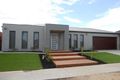 Property photo of 15 Hawthorn Grove Taylors Hill VIC 3037