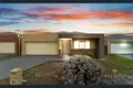 Property photo of 116 Crossway Avenue Tarneit VIC 3029