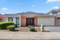 Property photo of 10 Cable Circuit Craigieburn VIC 3064
