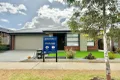 Property photo of 33 Ruthven Way Mambourin VIC 3024