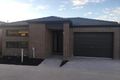Property photo of 21 Renlik Circuit Cranbourne North VIC 3977