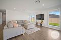 Property photo of 33 Watson Boulevard Lloyd NSW 2650