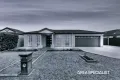 Property photo of 6 Mallee Circuit Pakenham VIC 3810