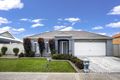 Property photo of 2 Lind Place Caroline Springs VIC 3023