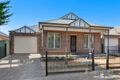 Property photo of 21 Kunuka Circuit Caroline Springs VIC 3023