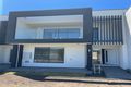 Property photo of 5 Mahara Walk Cranbourne West VIC 3977