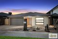 Property photo of 24 Scotland Circuit Cranbourne West VIC 3977