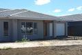 Property photo of 8 Zealous Way Craigieburn VIC 3064