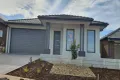 Property photo of 8 Royal Spoonbill Loop Wallan VIC 3756