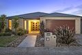 Property photo of 7 Dunferline Crescent Cranbourne VIC 3977