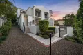 Property photo of 2/7 Indooroopilly Road Taringa QLD 4068