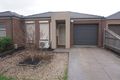 Property photo of 2/32 Bridlepath Drive Truganina VIC 3029