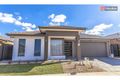 Property photo of 9 Mountleigh Circuit Craigieburn VIC 3064
