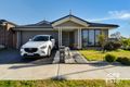 Property photo of 2 Aquatic Drive Cranbourne West VIC 3977