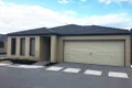Property photo of 16 Renlik Circuit Cranbourne North VIC 3977