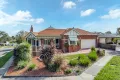 Property photo of 8 Lynch Place Roxburgh Park VIC 3064