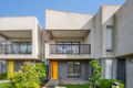 Property photo of 8 Yarramie Circuit Craigieburn VIC 3064