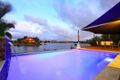 Property photo of 14 Calmwater Crescent Helensvale QLD 4212