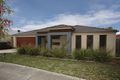 Property photo of 2 Hale Place Pakenham VIC 3810