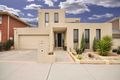 Property photo of 33 Troward Harvey Way Craigieburn VIC 3064