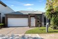 Property photo of 6 Braeside Walk Caroline Springs VIC 3023