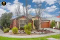 Property photo of 8 Parramatta Walk Craigieburn VIC 3064