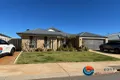 Property photo of 20 Beachcomber Hill Glenfield WA 6532