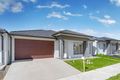 Property photo of 2 Waterperry Close Mickleham VIC 3064
