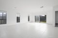 Property photo of 33 Amesbury Way Clyde North VIC 3978