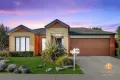 Property photo of 8 Parramatta Walk Craigieburn VIC 3064