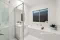Property photo of 28 Byron Drive Drouin VIC 3818