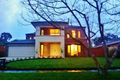 Property photo of 13 Laura Grove Mount Waverley VIC 3149