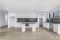 Property photo of 2/11 Pettit Close Berwick VIC 3806