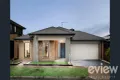 Property photo of 9 Haniper Grove Werribee VIC 3030