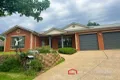 Property photo of 6 Fletcher Place Kooringal NSW 2650