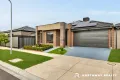 Property photo of 16 Angophora Crescent Craigieburn VIC 3064