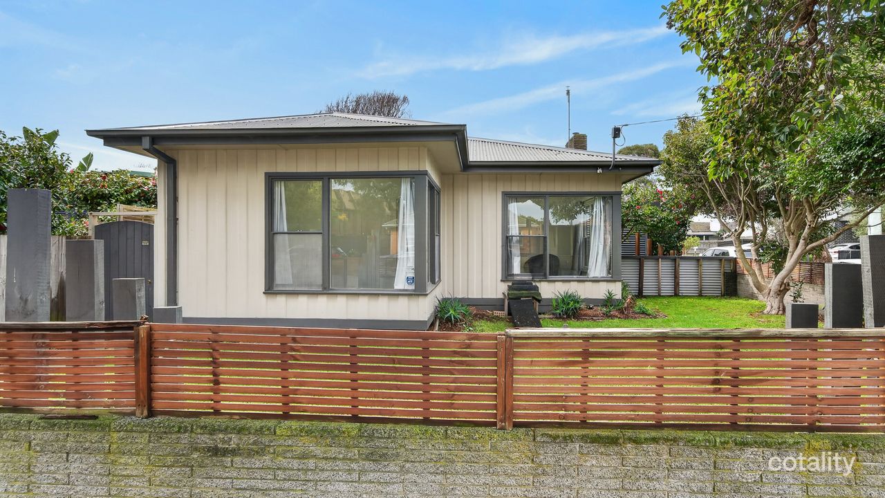 6-bedroom house at 13 Mereweather Avenue, Frankston, VIC 3199, Frankston, Victoria