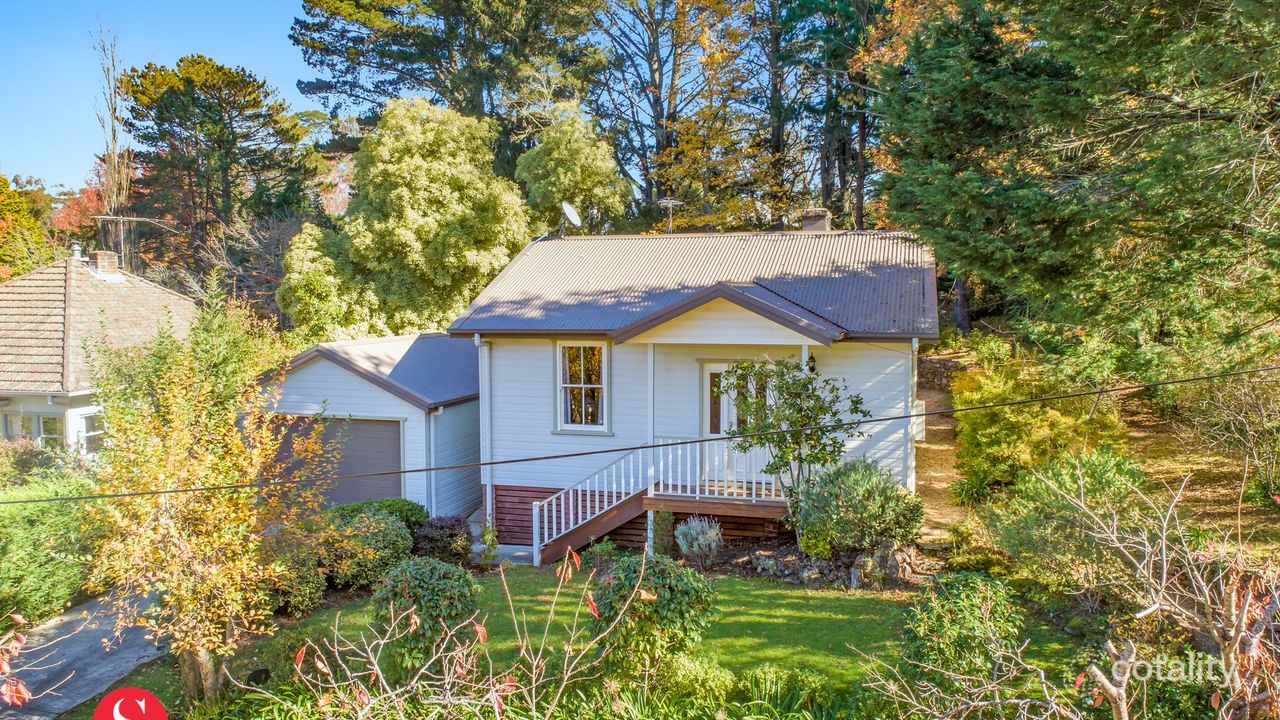 3-bedroom house at 17 Holmes Street, Leura, NSW 2780, Blue Mountains Council, New South Wales