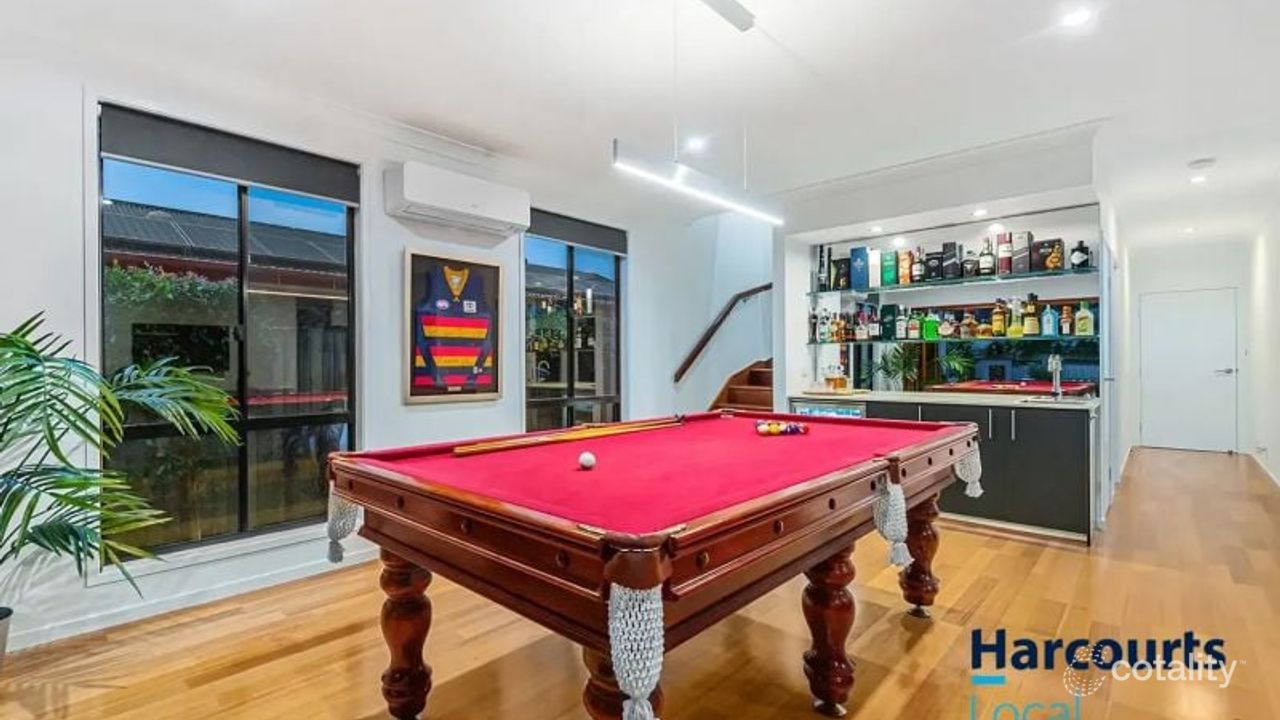 5-bedroom house at 18 Nundah Street, Kedron, QLD 4031, Brisbane, Queensland