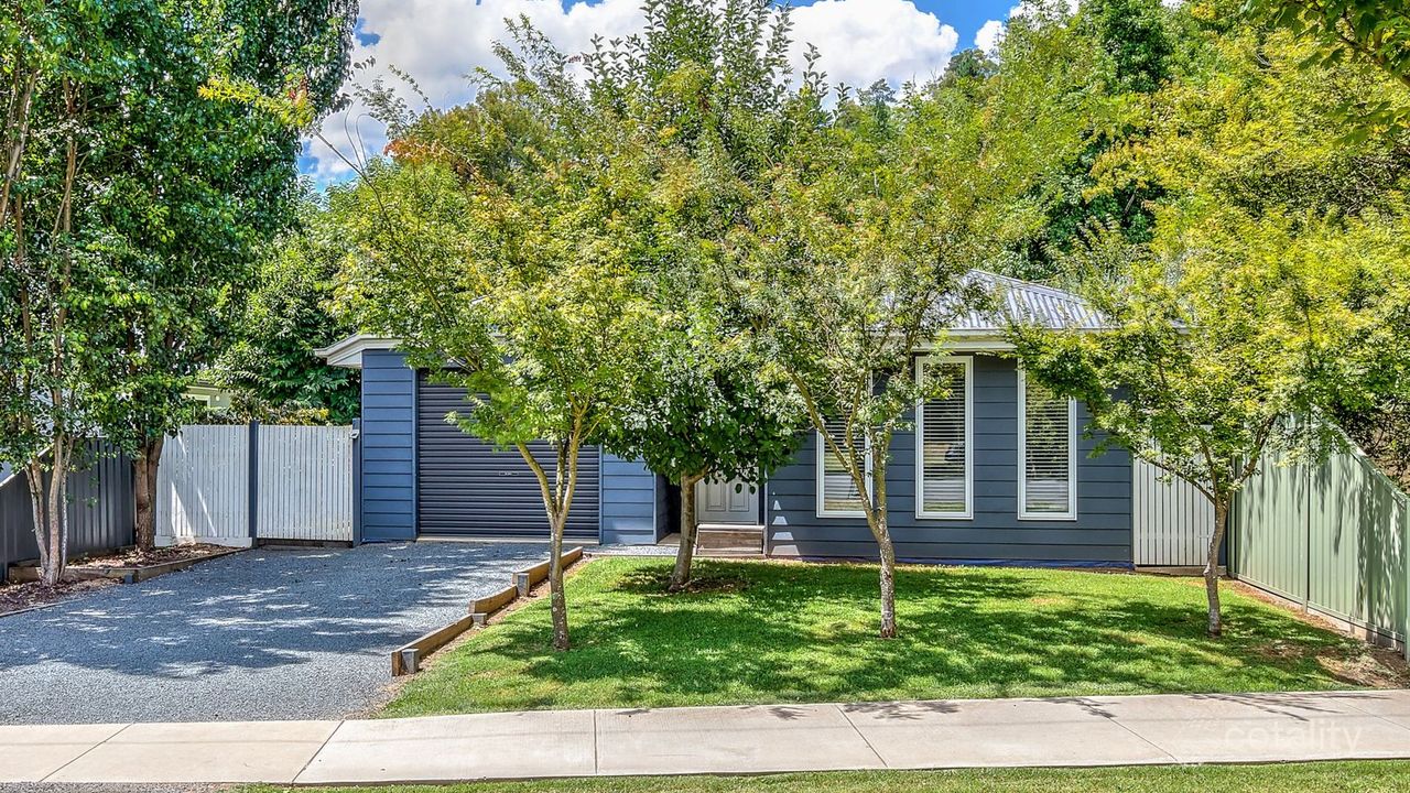 3-bedroom house at 17B Churchill Avenue, Bright, VIC 3741, Alpine Council, Victoria