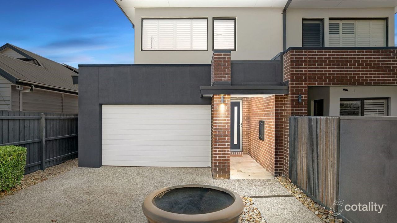 4-bedroom unit at 113A Mackie Road, Bentleigh East, VIC 3165, Glen Eira, Victoria