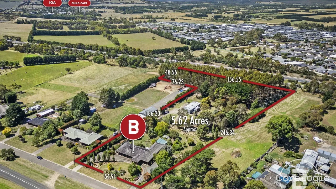5-bedroom house at 136 Sunraysia Drive, Ballarat Council, Victoria