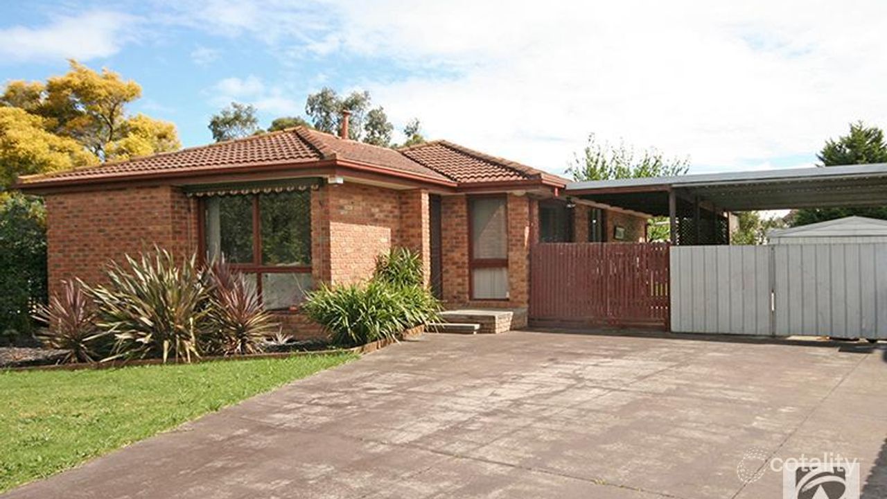 3-bedroom house at 8 Eyre Court, Cranbourne North, VIC 3977, Casey Council, Victoria
